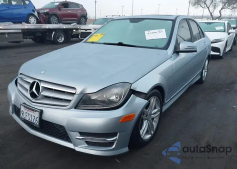 2013 Mercedes-Benz C 250 Sport из США, поврежденный, VIN WDDGF4HB0DA864630